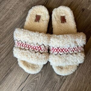 UGG Women’s Cozetta Braid Slip-on Sandals 9/40